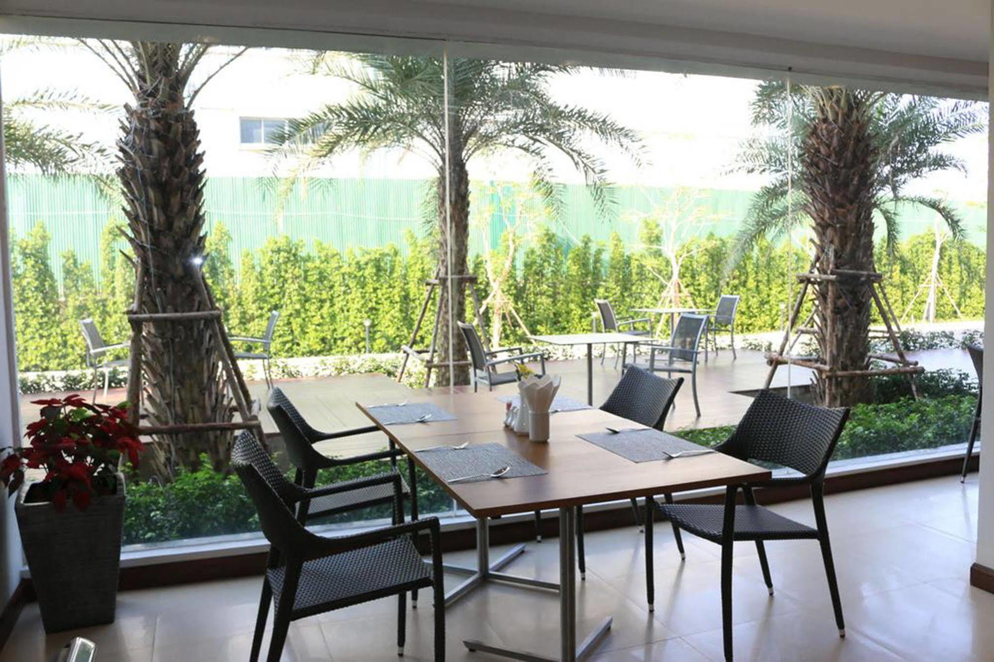 Park Srinakarin Hotel, בנגקוק מראה חיצוני תמונה